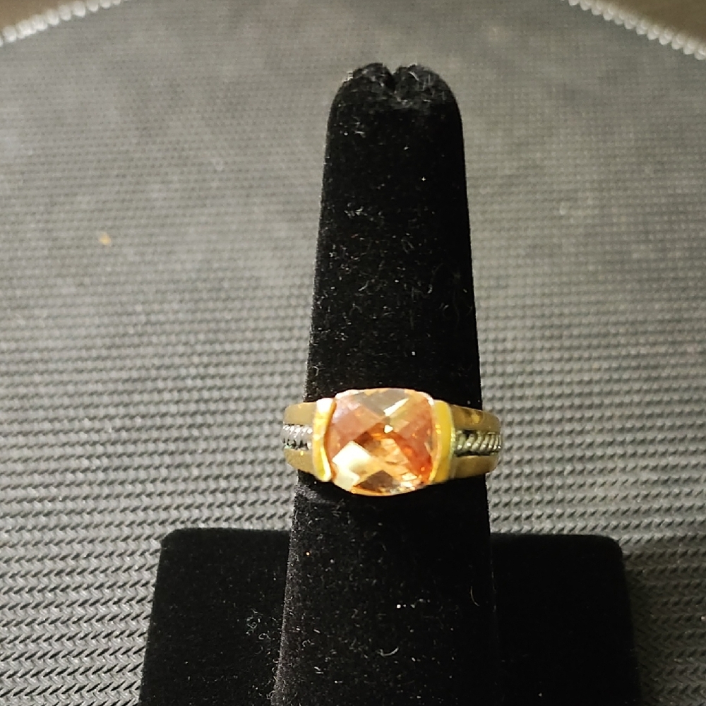 Elegant Gold and Orange Gemstone Ring Size 7